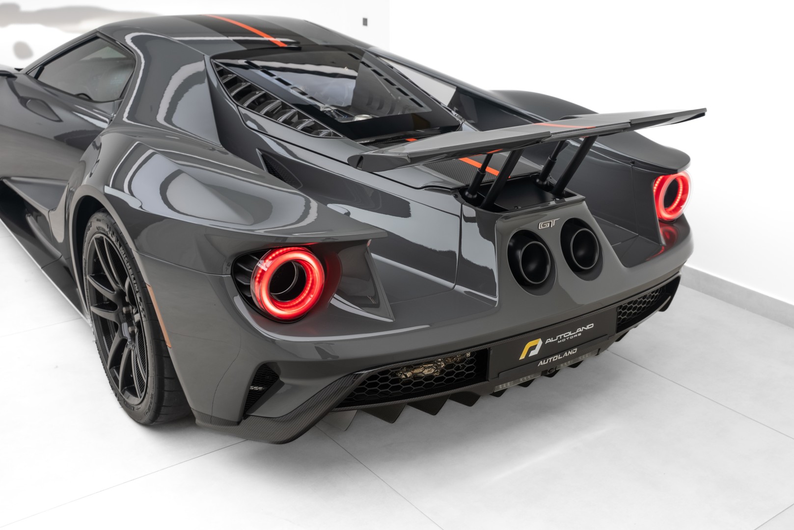 2021 FORD GT | CARBON SERIES | AKRAPOVIC EXHAUST
